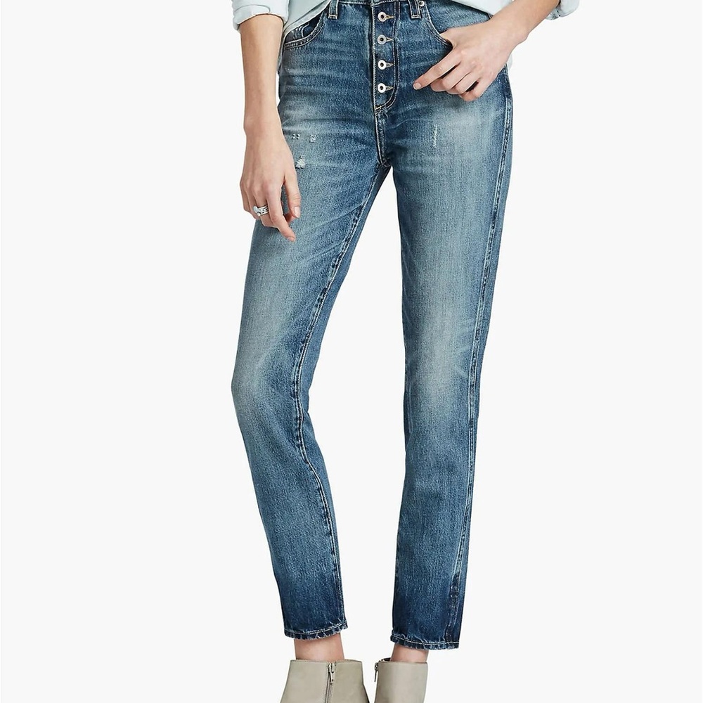 Lucky Brand The High Rise Tomboy Blue Jeans